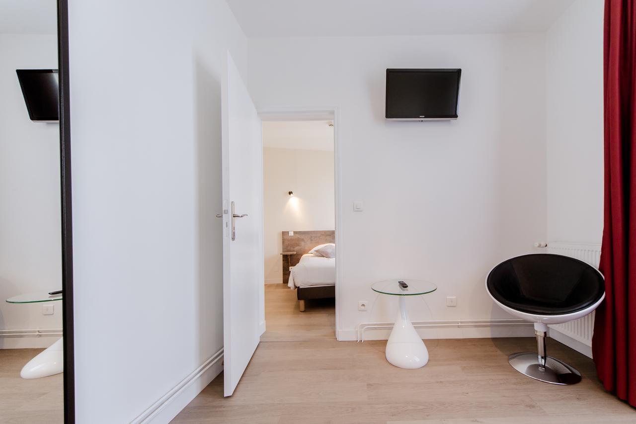 Logis Hotel - Le Petit Bellon Senlis  Exterior foto
